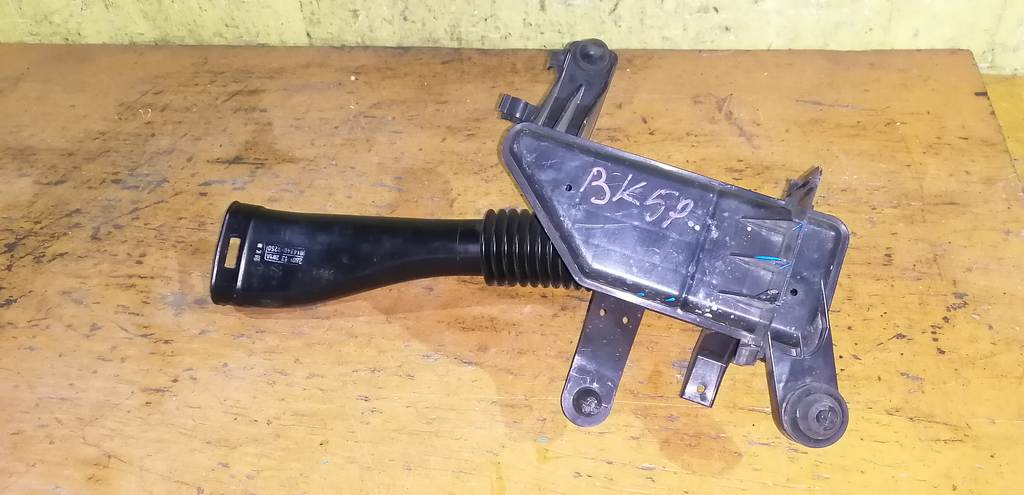 воздухозаборник Mazda Axela