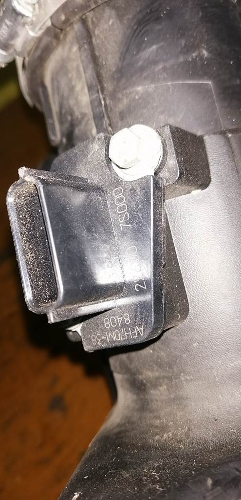 корпус воздушного фильтра Nissan Teana