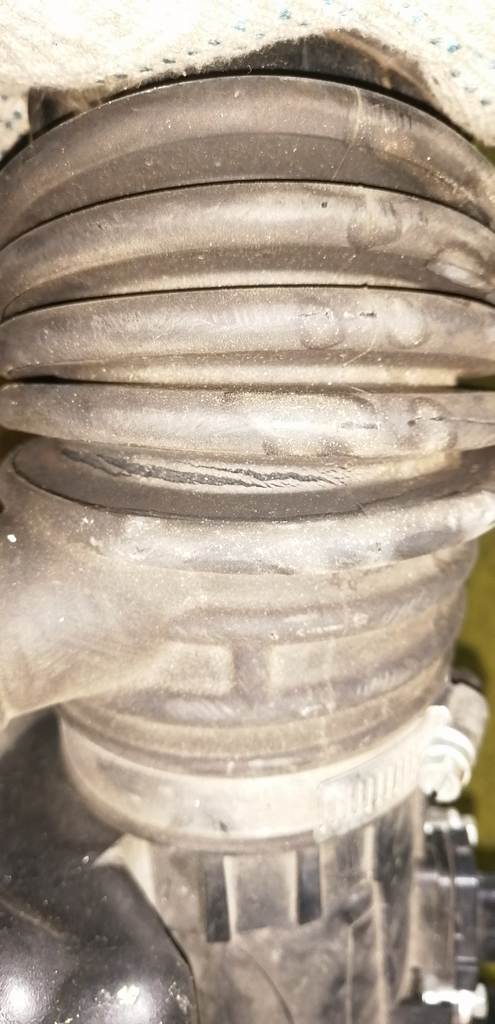 корпус воздушного фильтра Nissan Teana