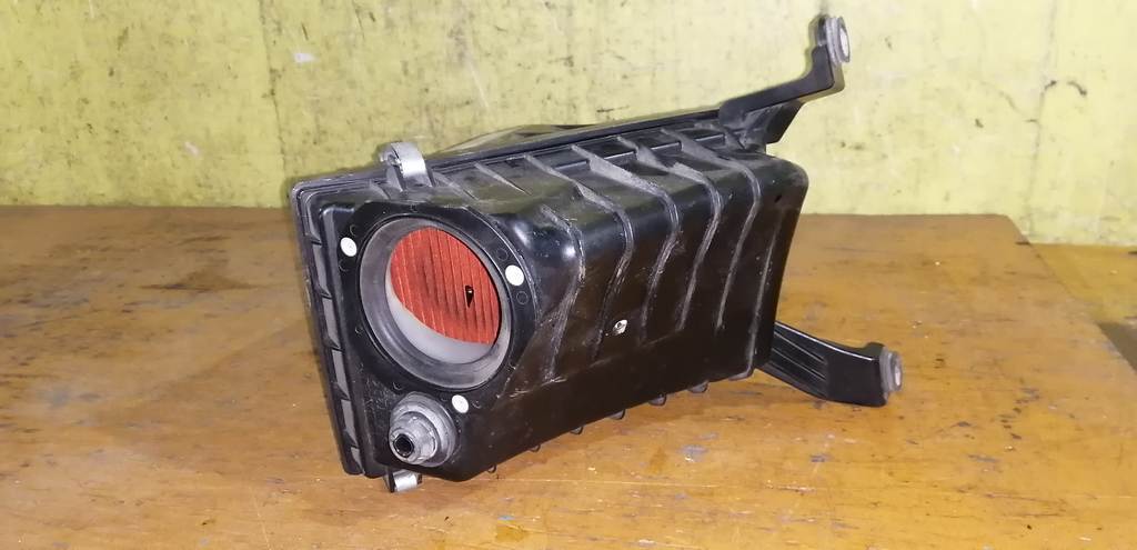 корпус воздушного фильтра Subaru Forester