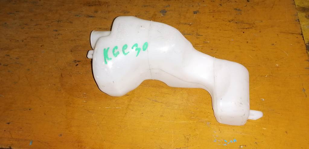 бачок расширительный Toyota Passo