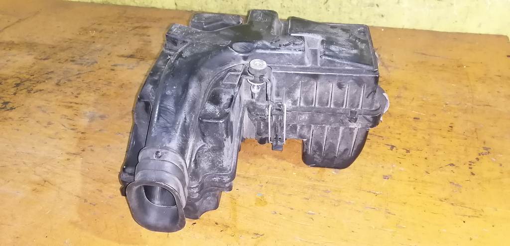 корпус воздушного фильтра Honda Freed