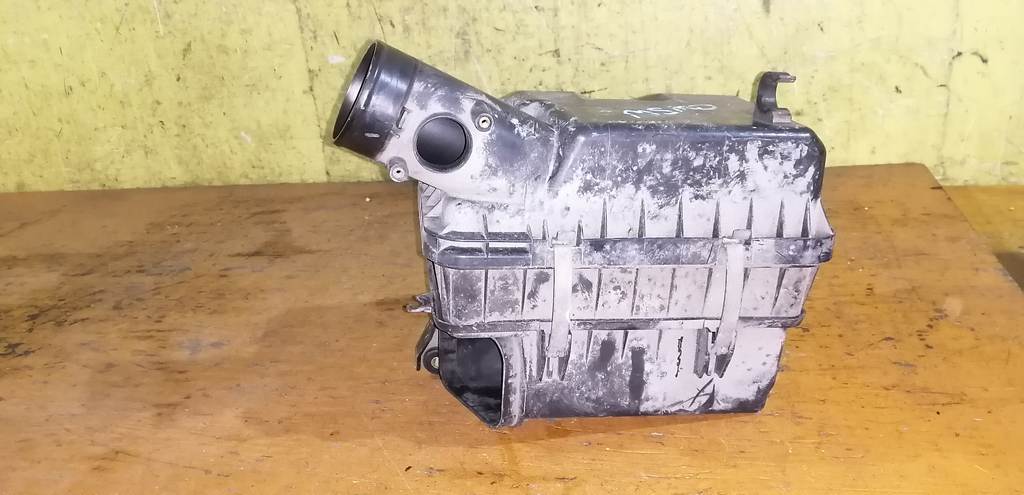 корпус воздушного фильтра Mitsubishi Outlander