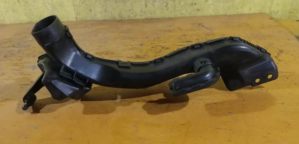 воздухозаборник Nissan Note