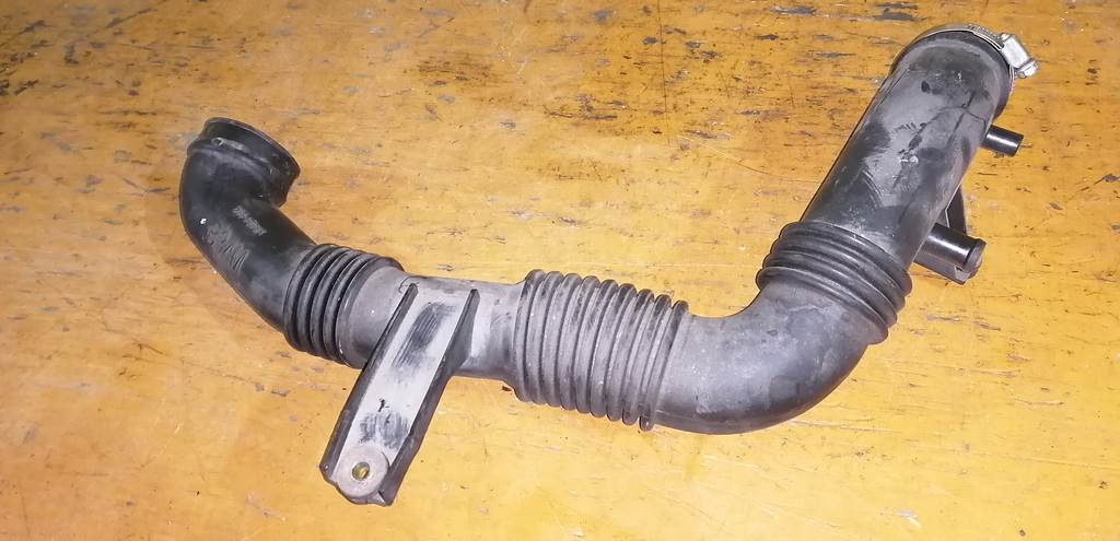 гофра воздушного фильтра Mazda Demio