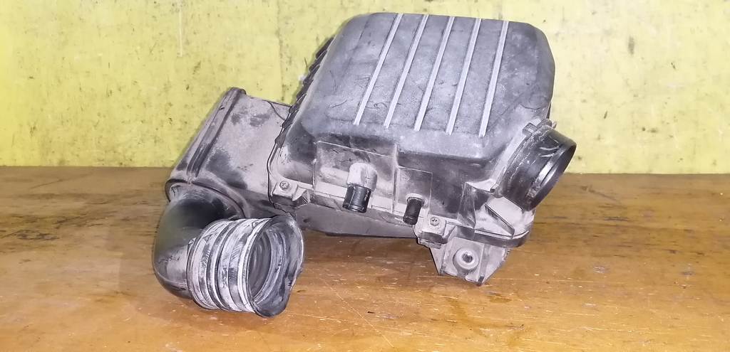 корпус воздушного фильтра Honda Elysion