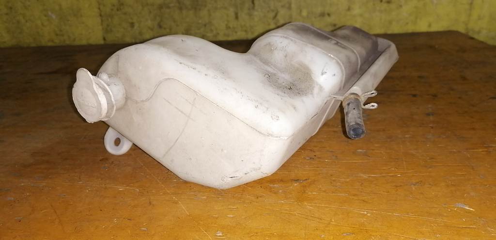 бачок расширительный Mitsubishi Outlander