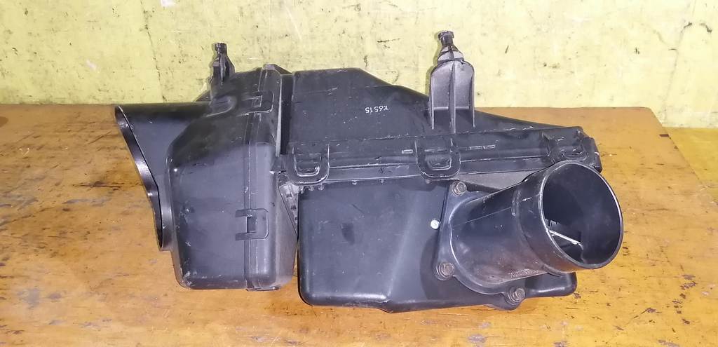 корпус воздушного фильтра Nissan Teana