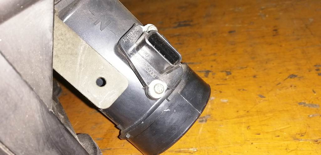 корпус воздушного фильтра Nissan Teana