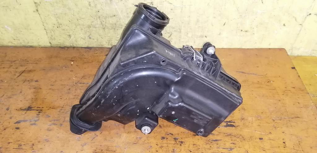 корпус воздушного фильтра Honda Fit