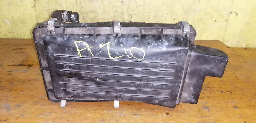 корпус воздушного фильтра Nissan Cube