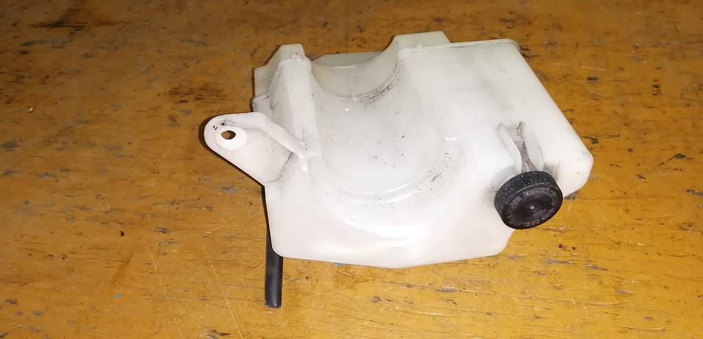 бачок расширительный Nissan Teana