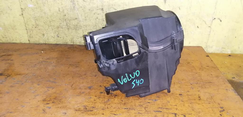 корпус воздушного фильтра Volvo S40