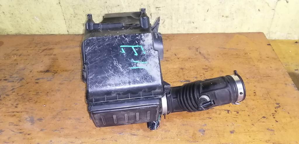 корпус воздушного фильтра Nissan Note