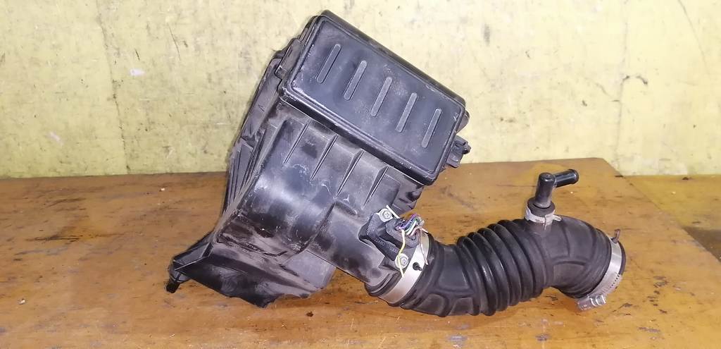 корпус воздушного фильтра Nissan Note