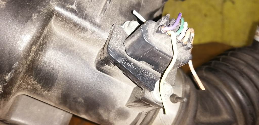 корпус воздушного фильтра Nissan Note