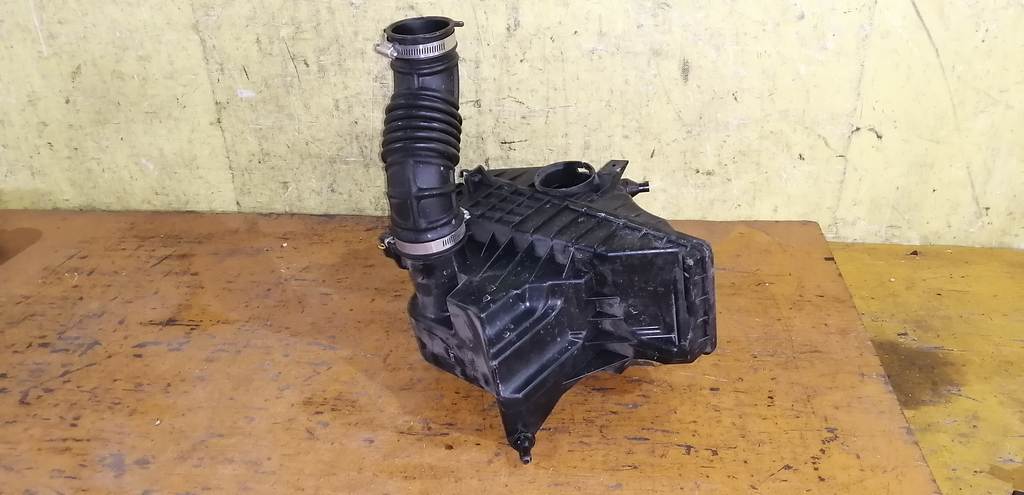 корпус воздушного фильтра Nissan Note