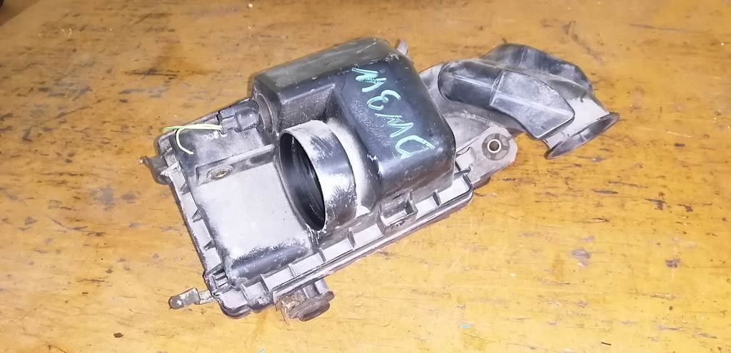 корпус воздушного фильтра Mazda Demio