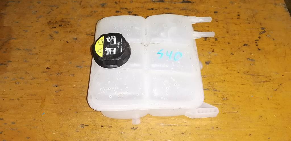 бачок расширительный Volvo S40