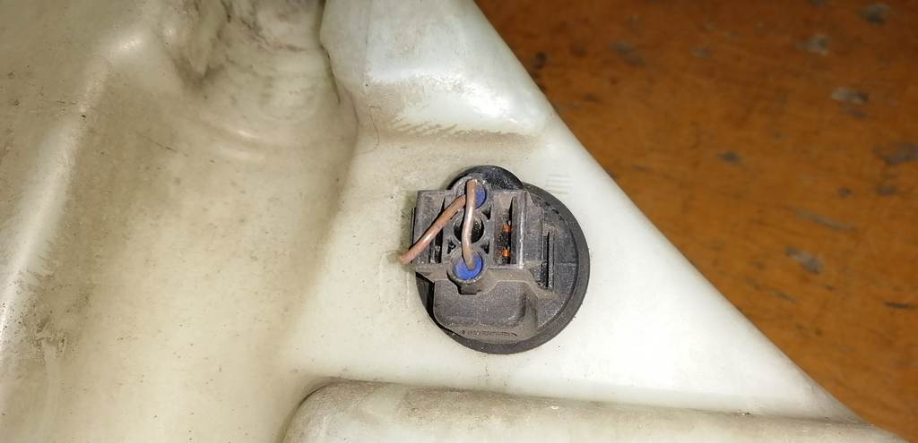 бачок омывателя Volkswagen Touareg