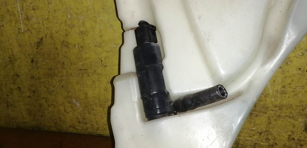 бачок омывателя Volkswagen Touareg