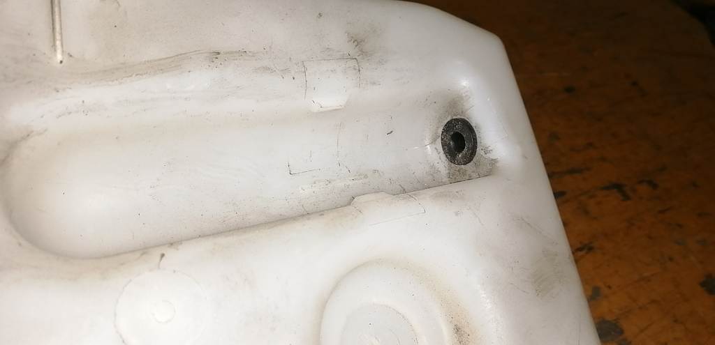 бачок омывателя Volkswagen Golf