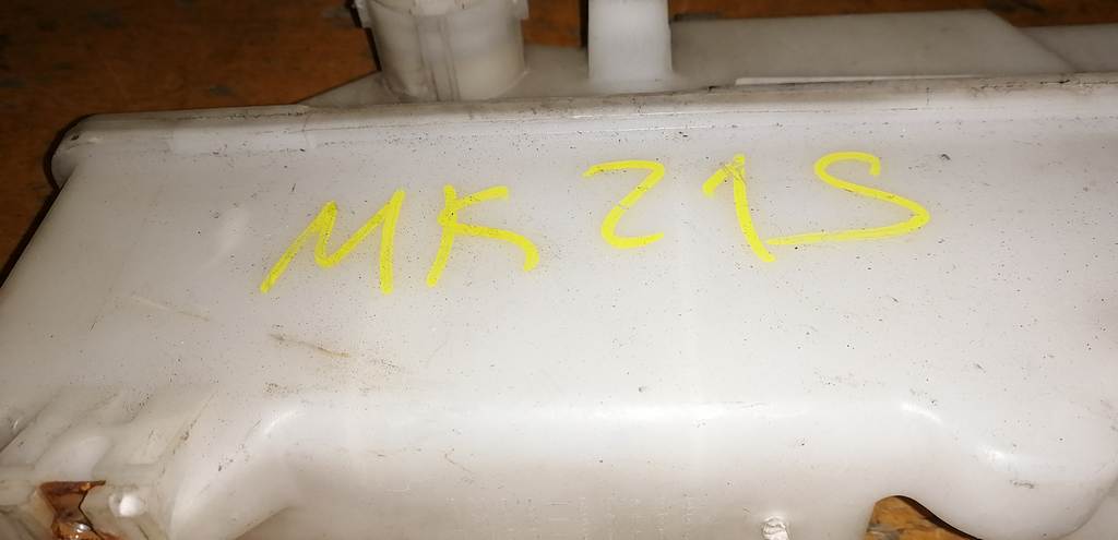 бачок омывателя Suzuki Palette