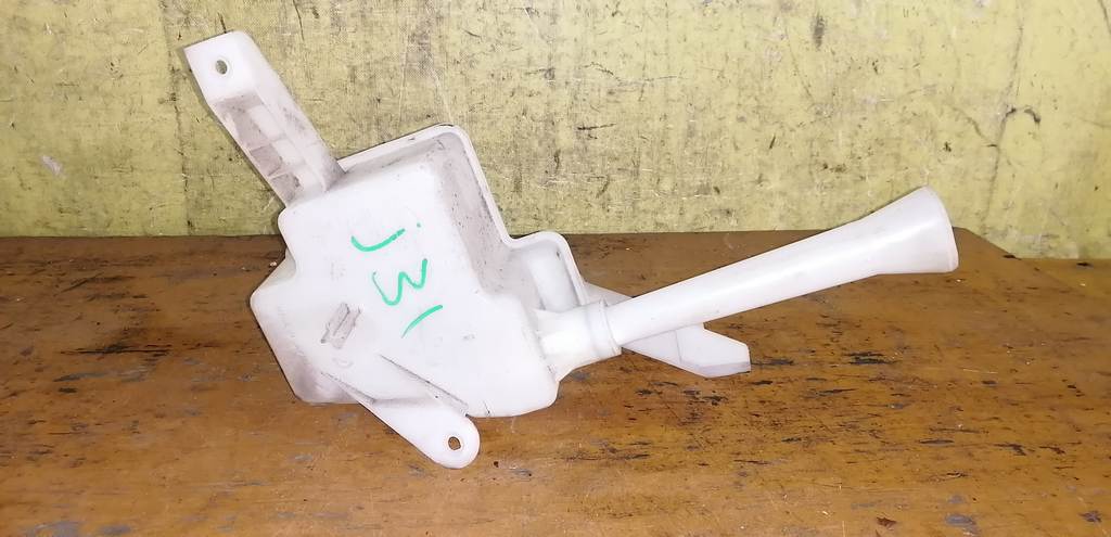 бачок омывателя Nissan Teana