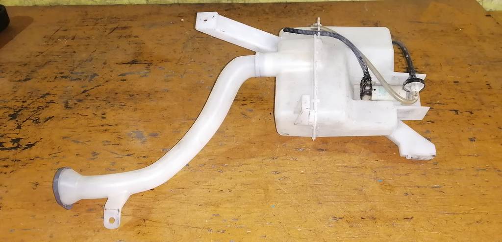 бачок омывателя Nissan Note