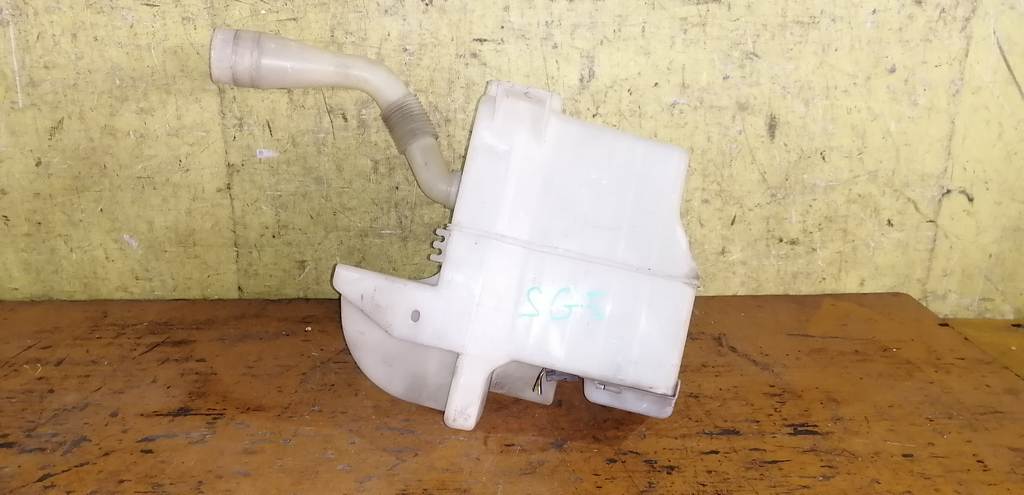 бачок омывателя Subaru Forester