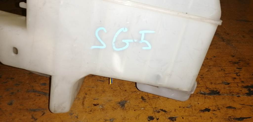 бачок омывателя Subaru Forester