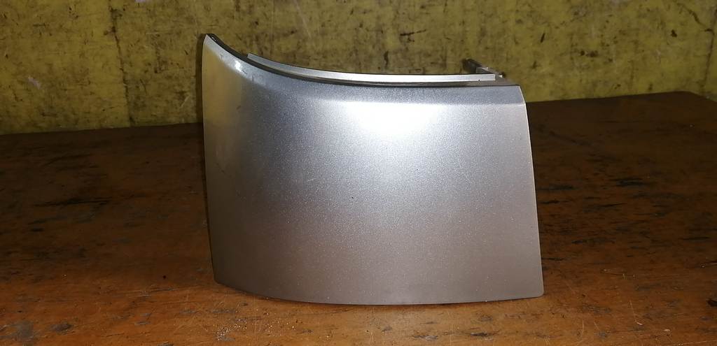 планка под стоп Mazda Demio