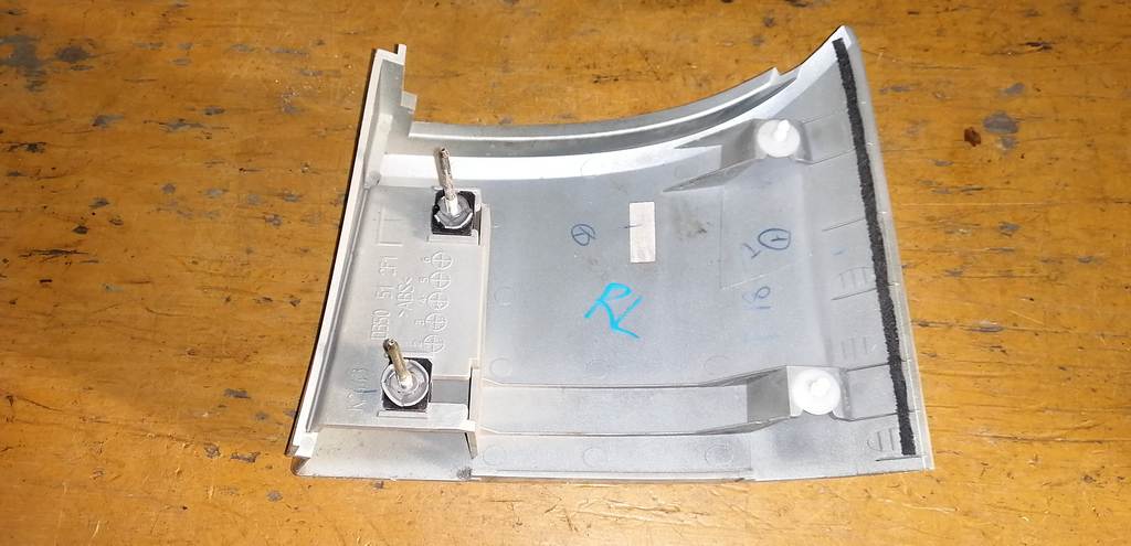 планка под стоп Mazda Demio