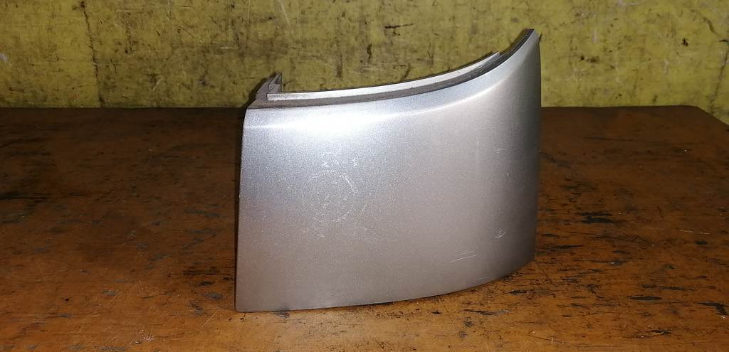 планка под стоп Mazda Demio