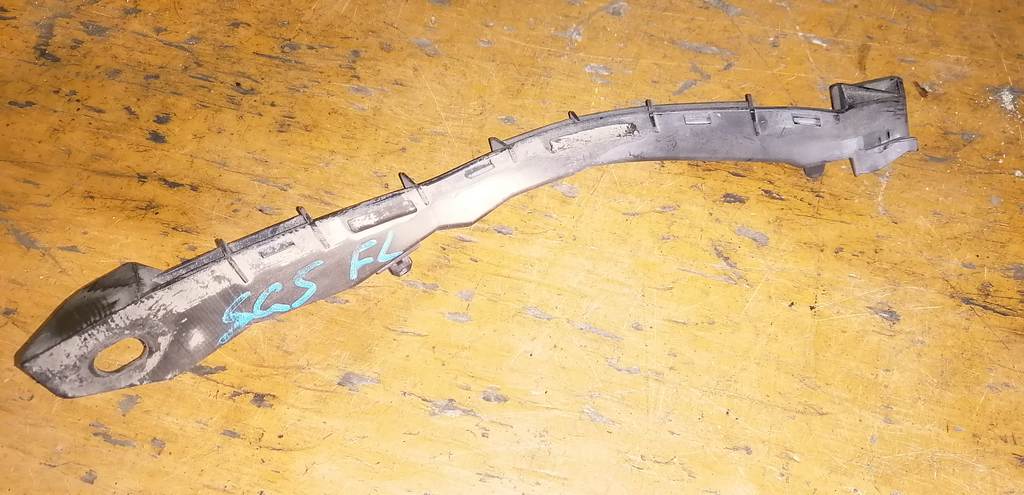 крепеж бампера Subaru Forester