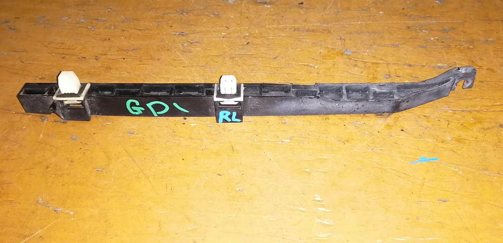 крепеж бампера Honda Fit