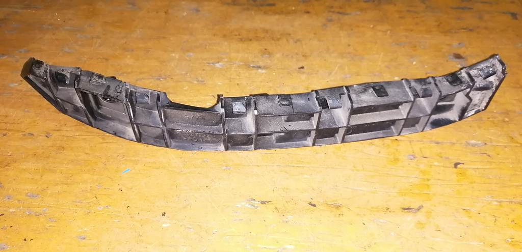 крепеж бампера Honda Freed