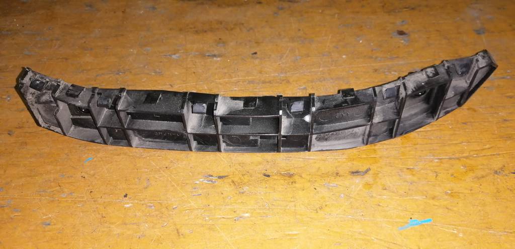 крепеж бампера Honda Freed