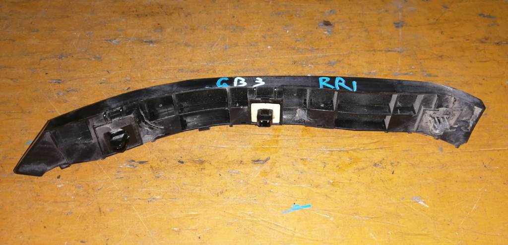 крепеж бампера Honda Freed