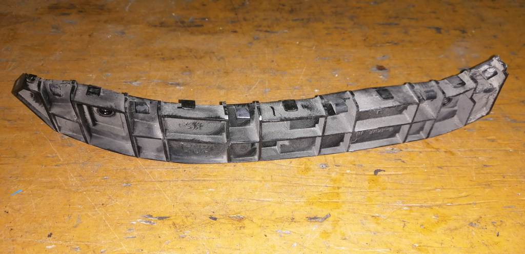 крепеж бампера Honda Freed