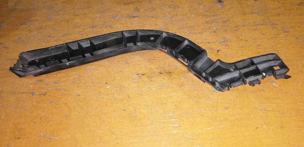 крепеж бампера Volvo S40