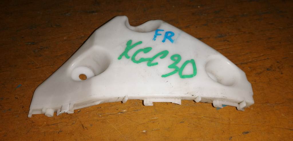 крепеж бампера Toyota Passo