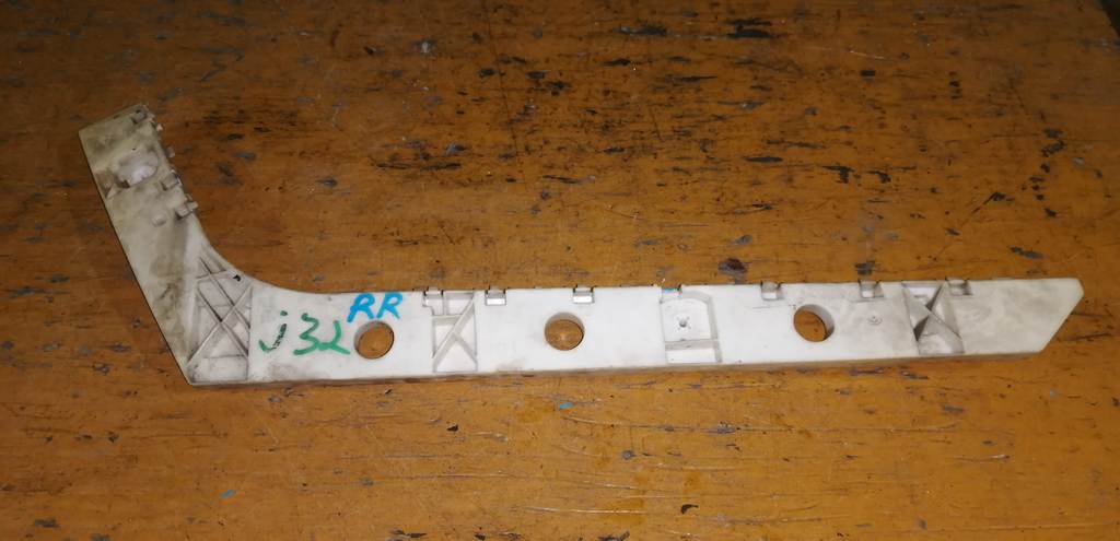 крепеж бампера Nissan Teana