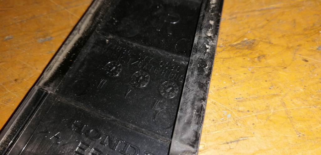 молдинг на крышу Honda Freed