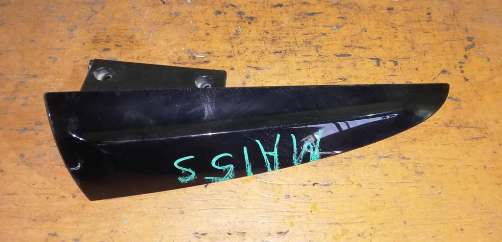 планка под стоп Suzuki Solio