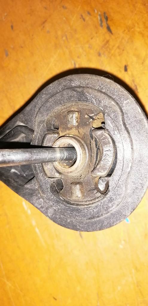 подушка двигателя Subaru Forester