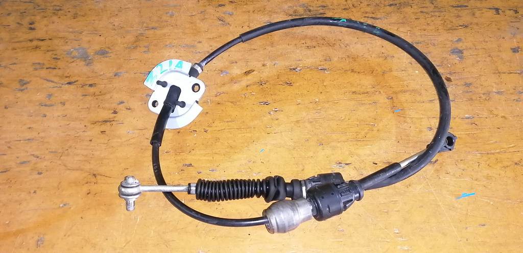 трос переключения акпп Mitsubishi Colt