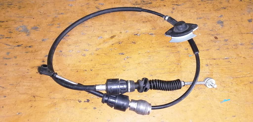 трос переключения акпп Mitsubishi Colt