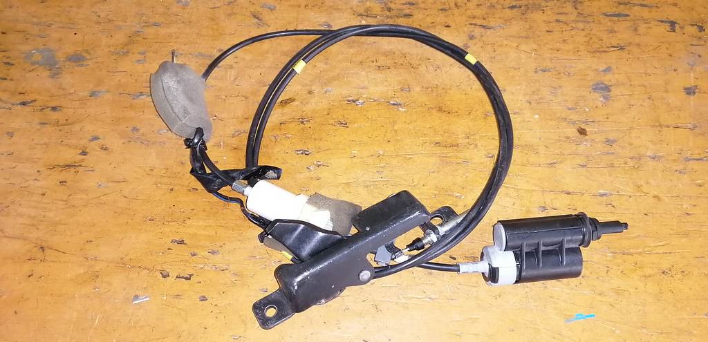 тросик лючка бака Honda Freed