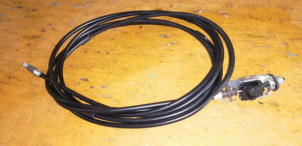 тросик лючка бака Mazda Axela